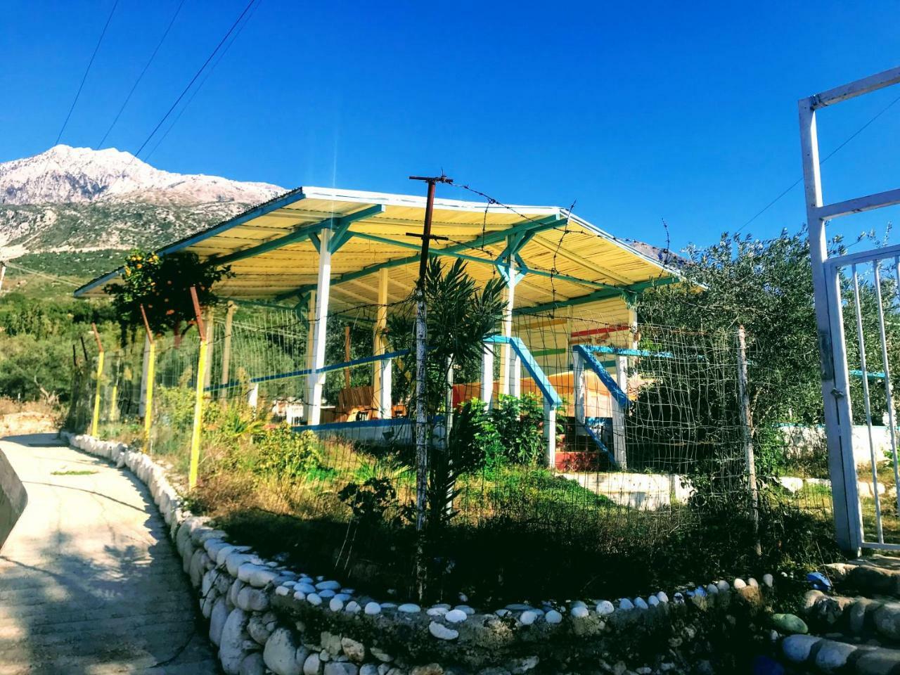 Glamping Rooms At The Sea Turtle Dhërmi Buitenkant foto